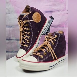 HIDDEN WEDGE! Women's Chuck Taylor Allstar Lux Hidden Wedge in Maroon Suede